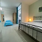 Leverblu House Hotel *