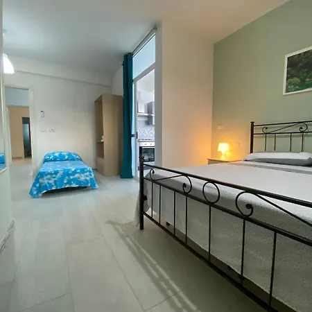 Leverblu House Szálloda *